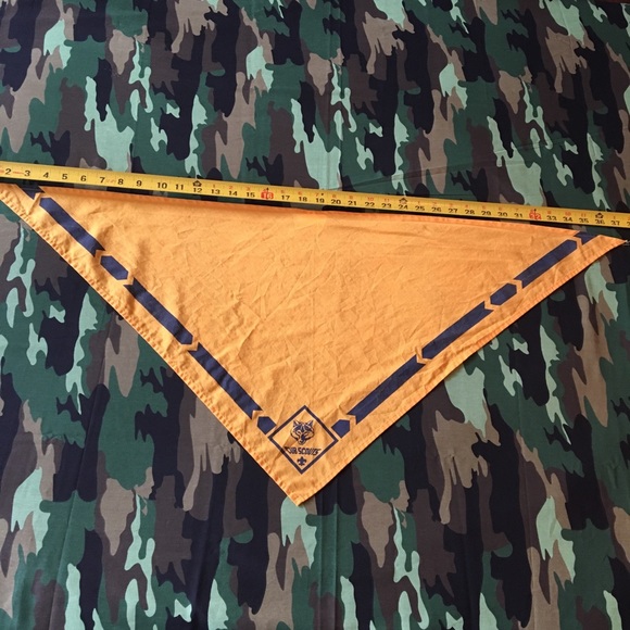 Cub Scouts Neckerchief with Wolf! 🐺 - Picture 4 of 7
